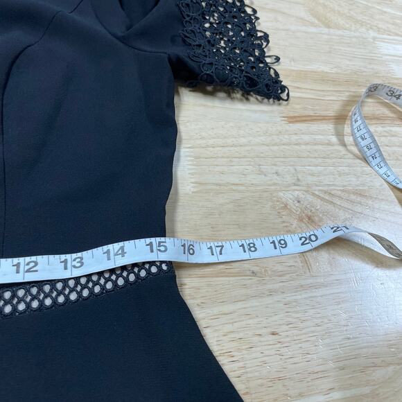 Shani NWT Lace-Trim Crepe Fit & Flare Dress Black Size 4 Crepe Career Wedding - Picture 8 of 10